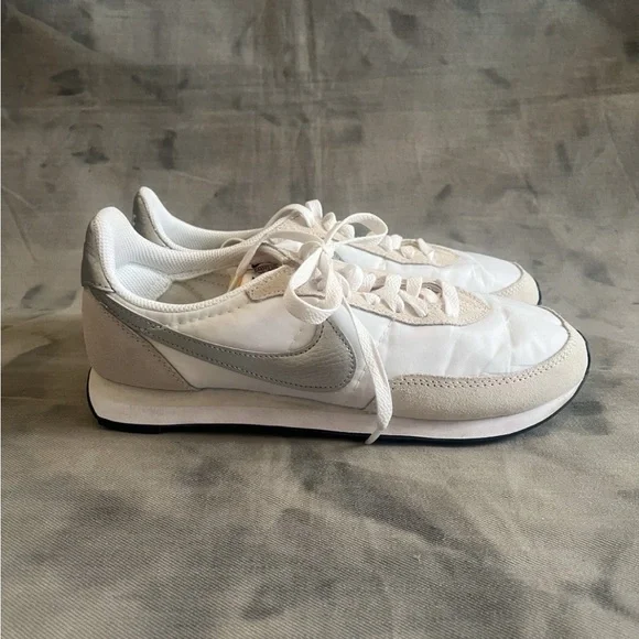 Nike Waffle Trainer 2 "White/Metallic Silver" Sneakers - Picture 5 of 10